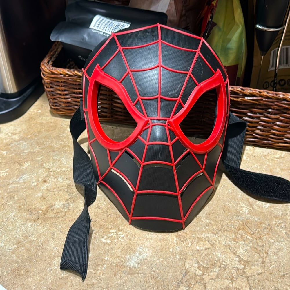 Spiderman mask